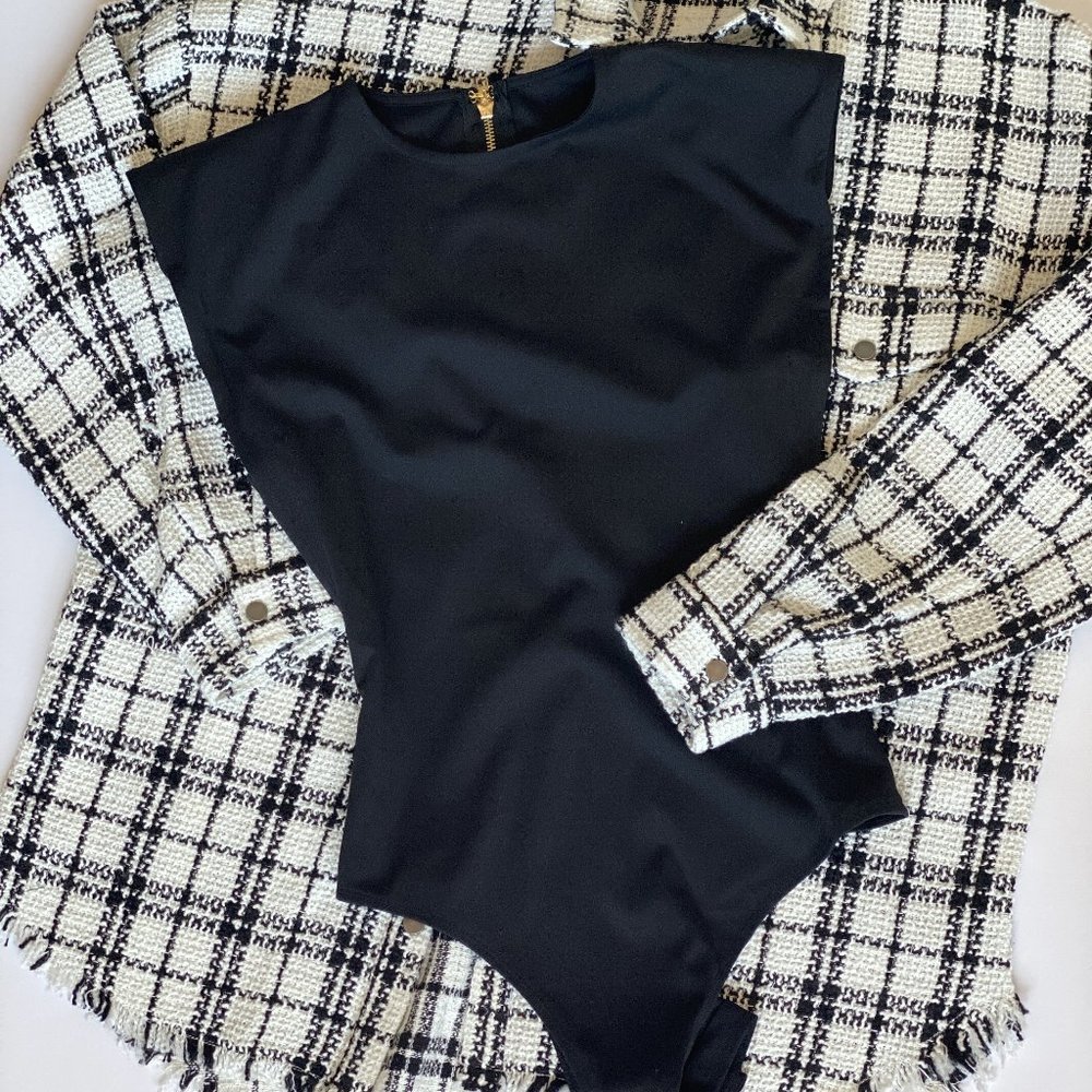 Blurred Lines Padded Shoulder Bodysuit- Black